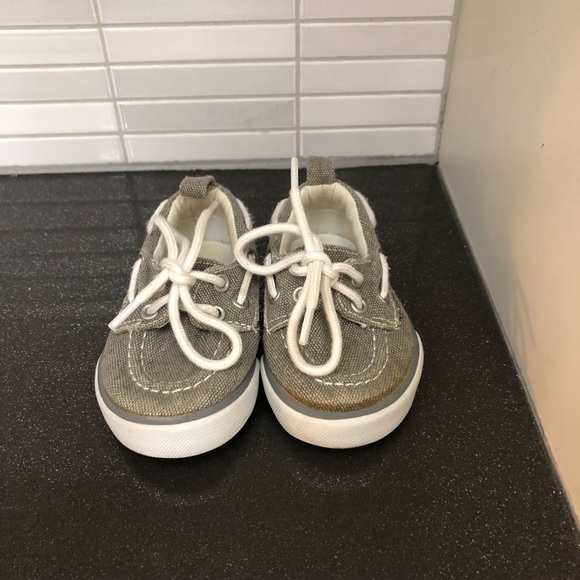 Gymboree cute baby shoes - Picture 3 of 10